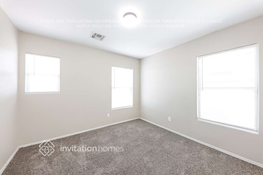 Building Photo - 6412 W Fawn Dr