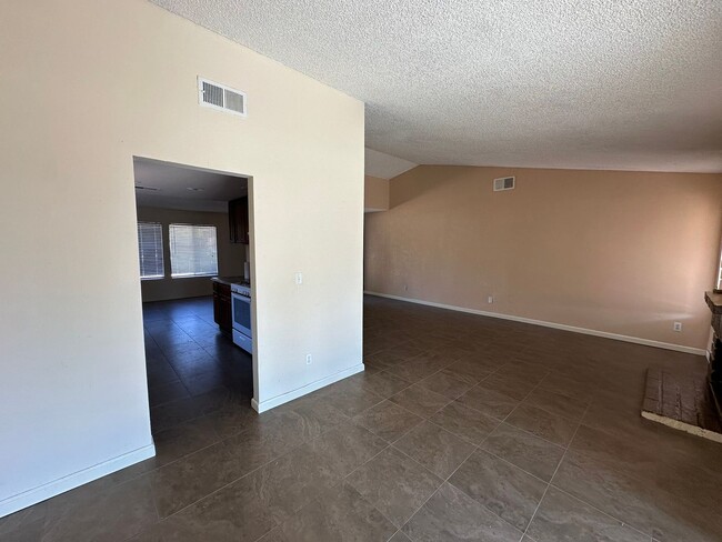 Building Photo - 4BD/2BA Home - Moreno Valley, CA 92557