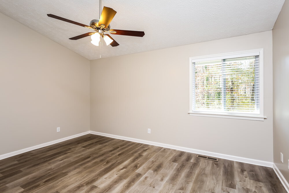 Building Photo - 5375 Olde Mill Dr NE