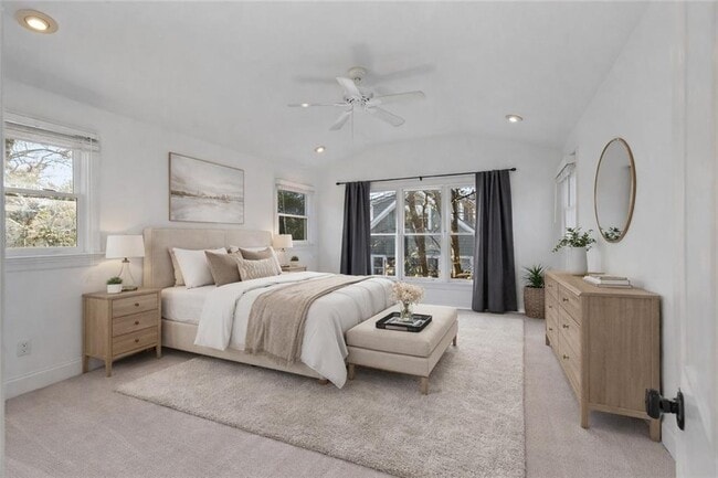 Building Photo - 224 Lampkin St NE