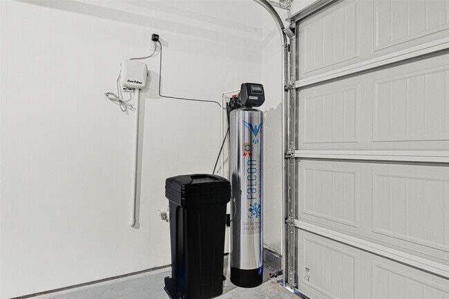 Building Photo - 27711 Seascape Vlg Dr