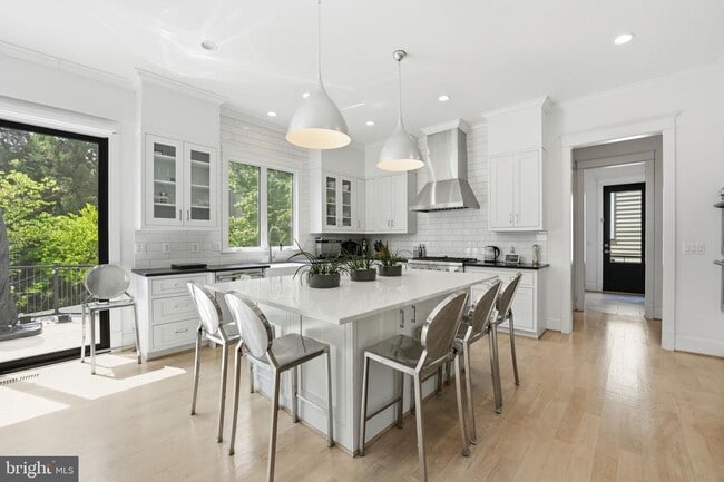 Building Photo - 2504 12th St N