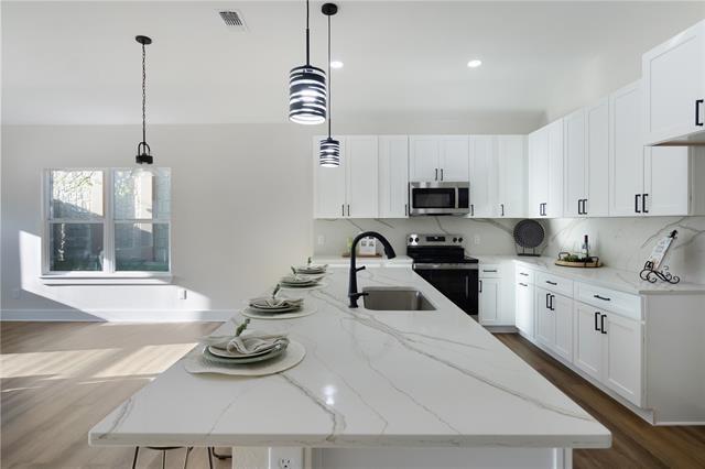 Building Photo - 1437 Norwood Dr