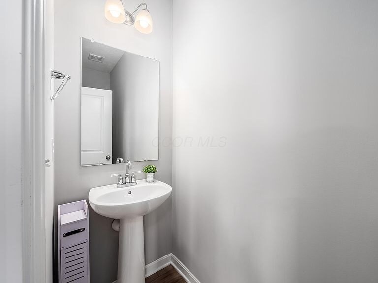 Building Photo - 9222 Ash Grove Dr