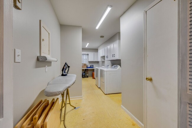 Building Photo - 1314 Woodland Ave