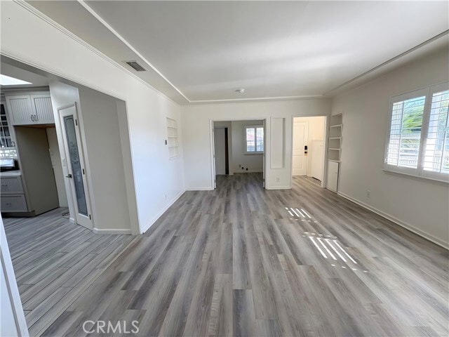 Building Photo - 587 E Arrow Hwy