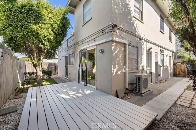 Building Photo - 827 Catalina St