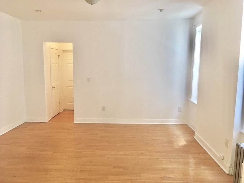 Building Photo - 431 52nd St