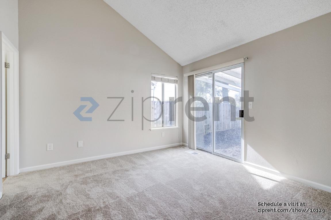 Building Photo - Unit
