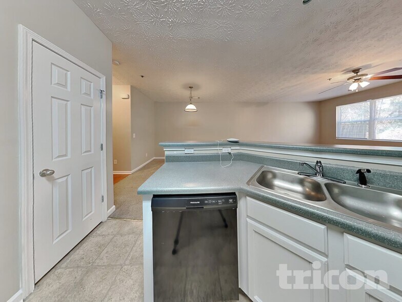 Building Photo - 135 Ellis Drive