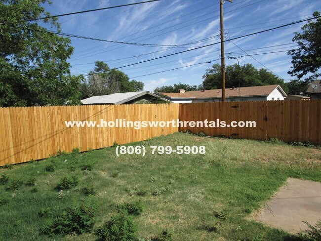 Building Photo - Spacious 3 Bedroom, 2 Bath, 2 Car Garage with bonus room