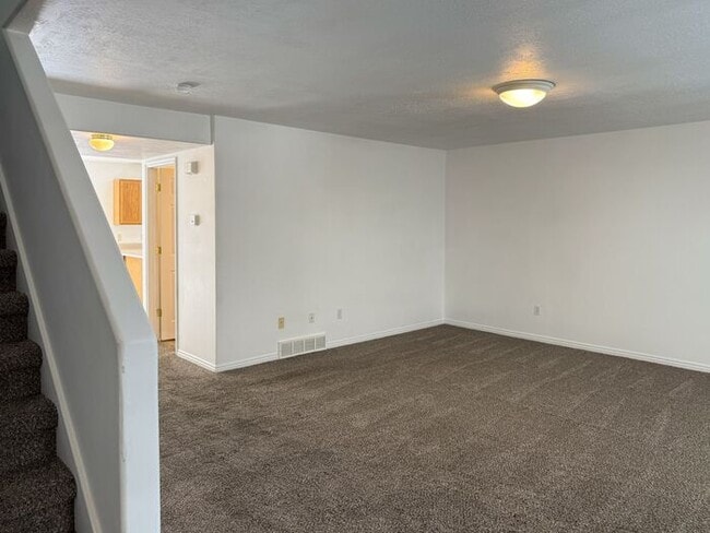 Building Photo - Peaceful Provo Townhome