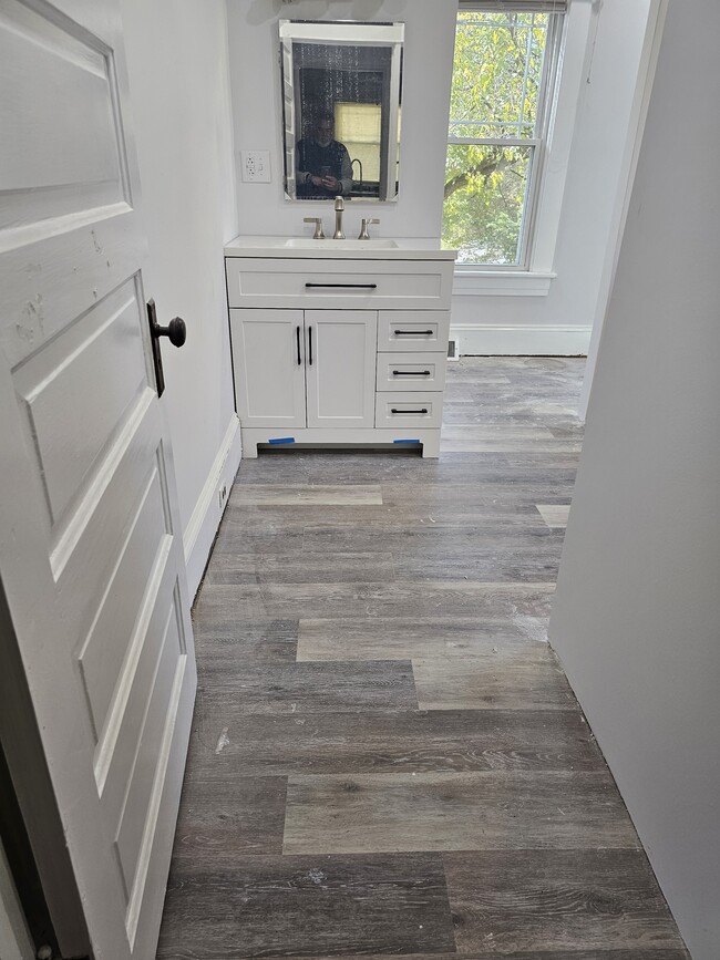 Building Photo - 920 N Church St