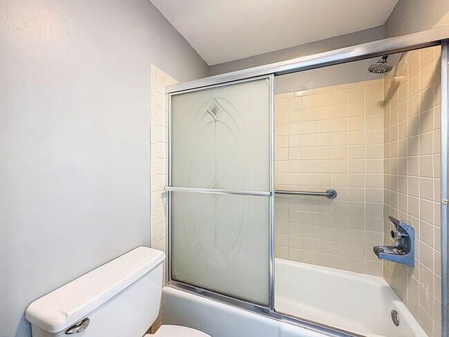 Building Photo - Errol Village-1921 Abbington St Unit-23-C Apopka FL 32712