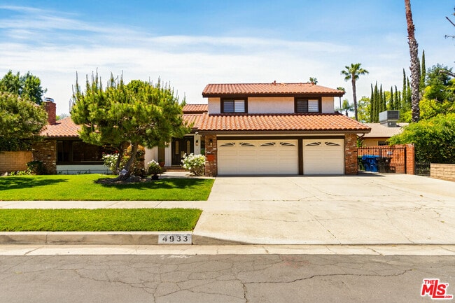 Building Photo - 4933 Collett Ave