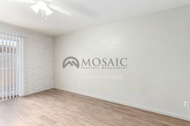 Building Photo - 1204 S McClintock Dr