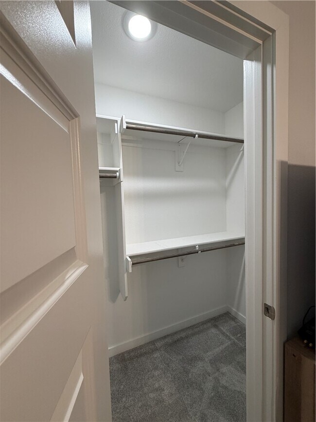 Building Photo - 2739 S Angels Rd