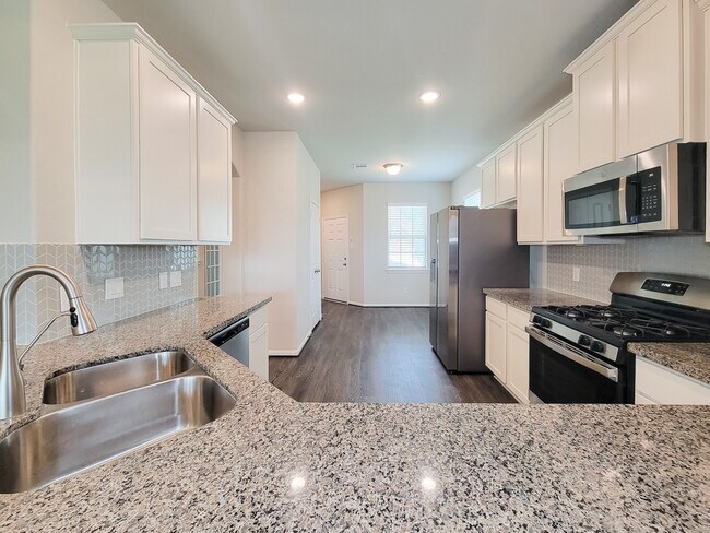 Building Photo - 10423 Astor Pt Trl