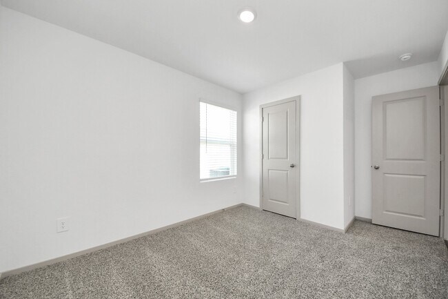 Building Photo - 1018 Bluegill Ln