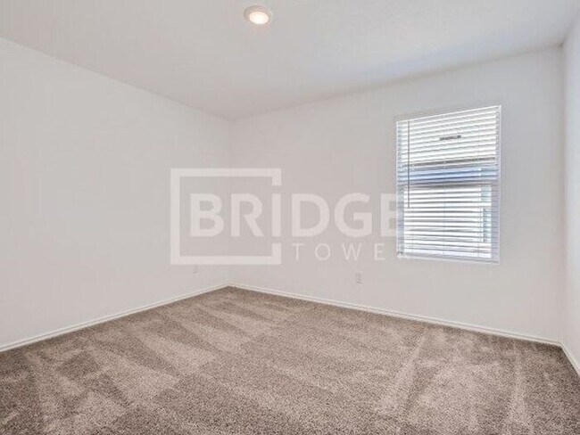 Building Photo - 2403 Lake Hls