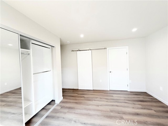 Building Photo - 401 W Erna Ave