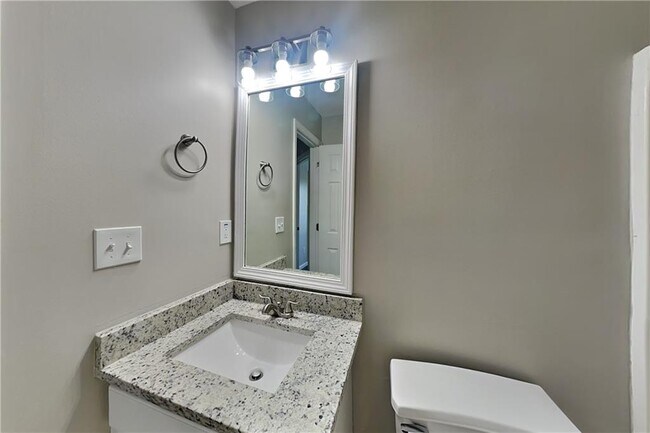 Building Photo - 58 Greenway Dr