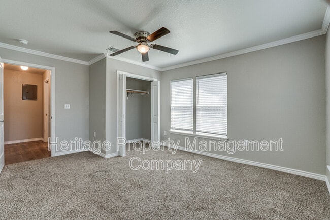 Building Photo - 479 S Sycamore Ave