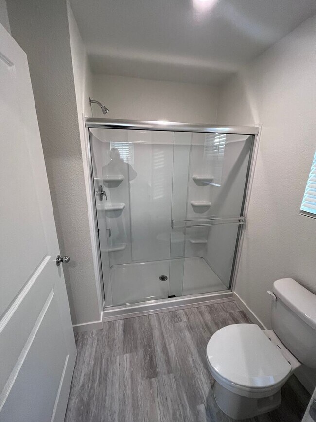 Building Photo - BEAUTIFUL NEW SMART HOME IN WEST ROSEVILLE!!