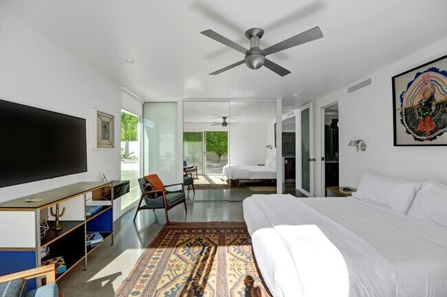 Building Photo - Mid-Century Steel Oasis in Palm Springs (Monthly Only - No Long Term)
