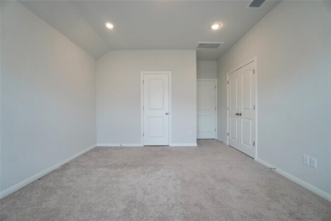 Building Photo - 2513 Danbury Ln