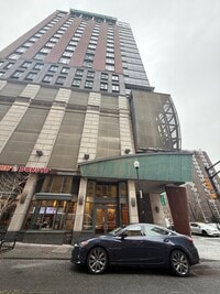 Building Photo - 105 Greene St