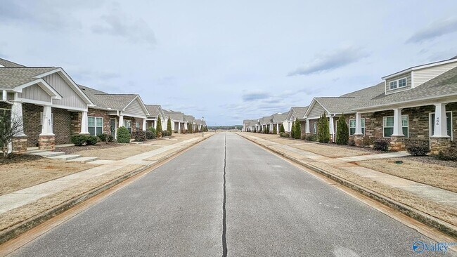 Building Photo - 403 Edgebrook Dr