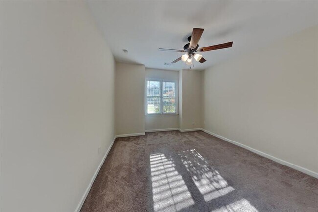 Building Photo - 11925 N Hickory Trace