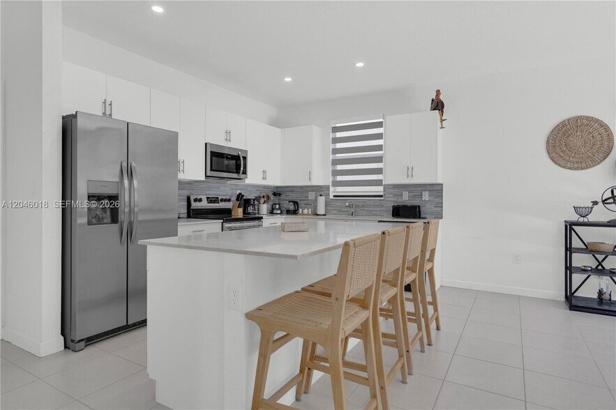 Building Photo - 1538 Tamarind Ct