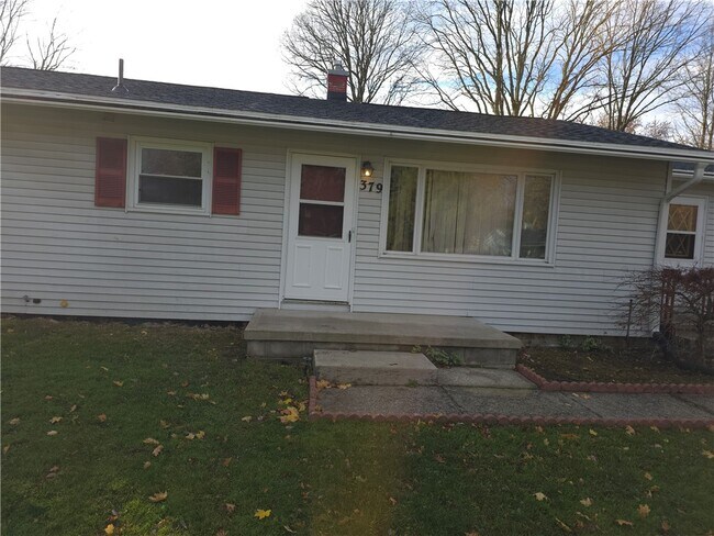 Building Photo - 379 Hollybrook Rd