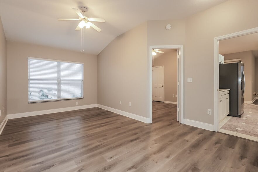 Building Photo - 907 Pyrite Ct