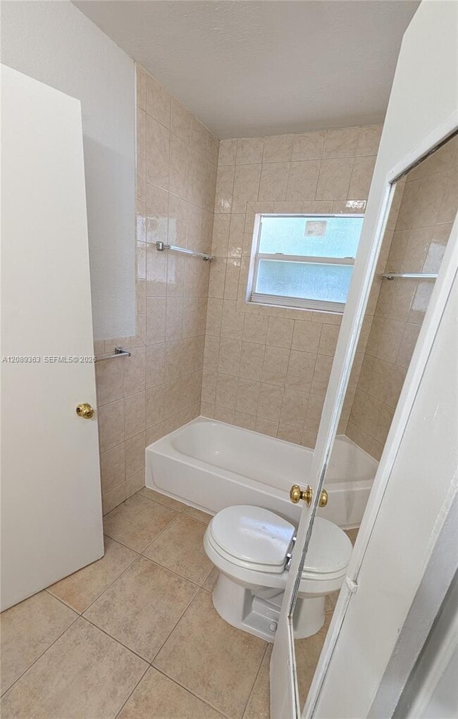 Building Photo - 10 Silver Springs Dr