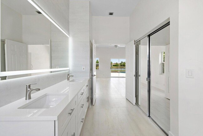 Building Photo - 20321 Hacienda Ct