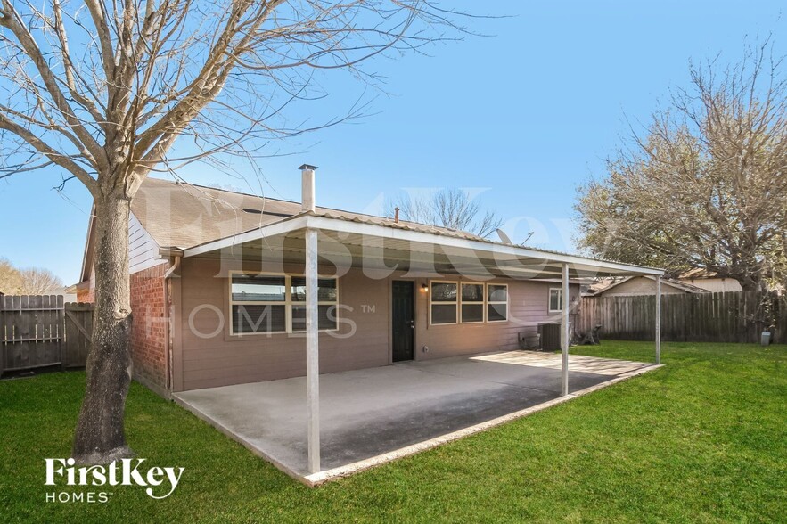 Building Photo - 3818 Rosemont Dr