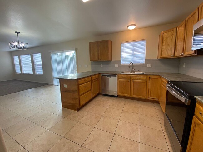 Building Photo - 3 Bedroom 2 Story in Millers Crossing