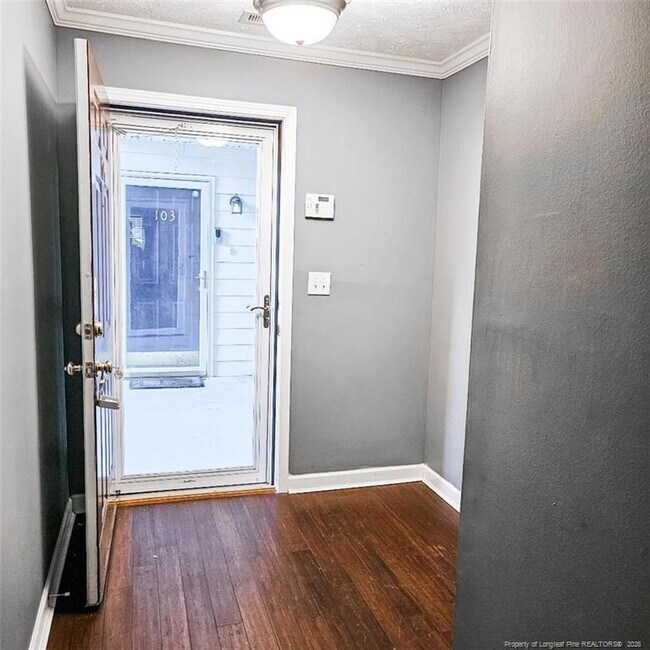 Building Photo - 1750 Renwick Dr