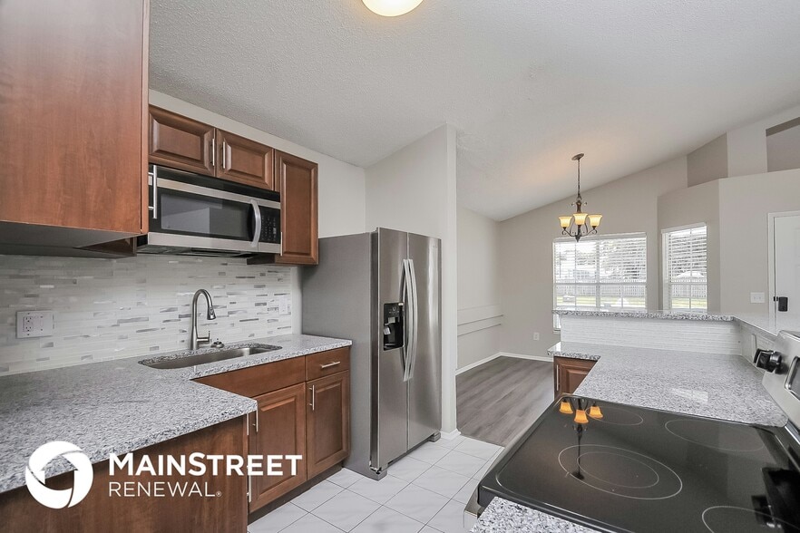 Building Photo - 3217 Thackeray Wy