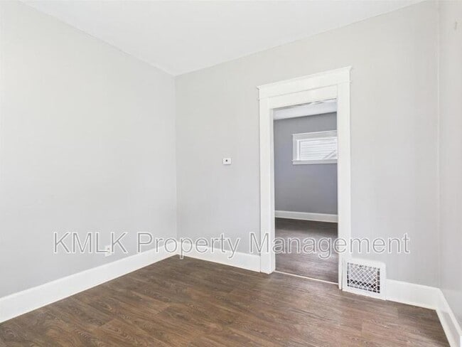 Building Photo - 1654 Wakefield Ave