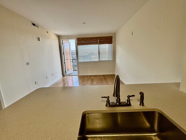 Building Photo - 200 Manufacturers Rd