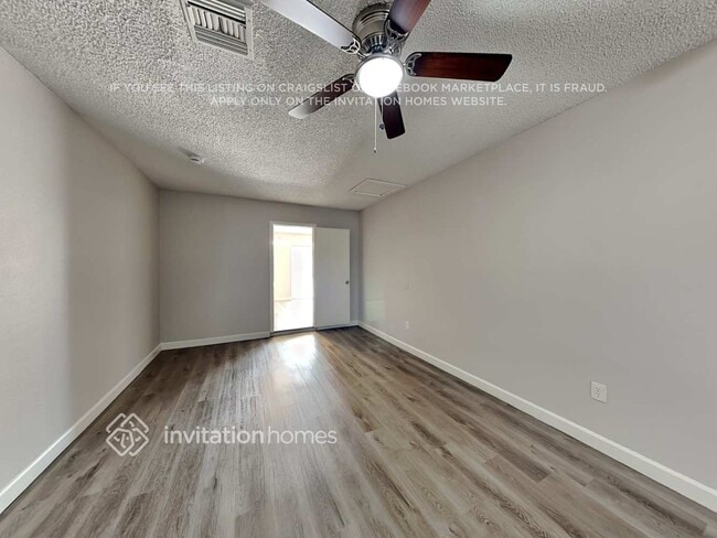 Building Photo - 3817 W Cactus Wren Dr