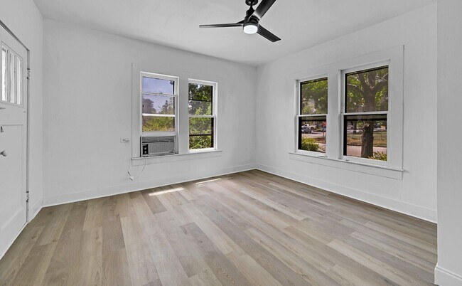 Building Photo - Spacious 3 Bed - 1 Bath House Near Downtown