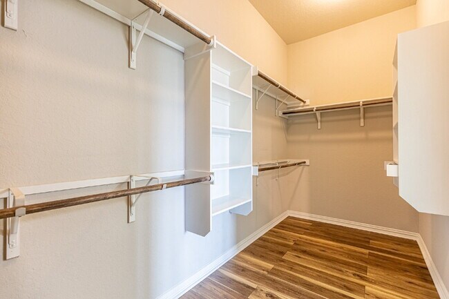 Building Photo - 2034 Carter Ln