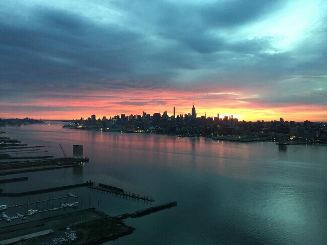 Building Photo - 2 2nd St