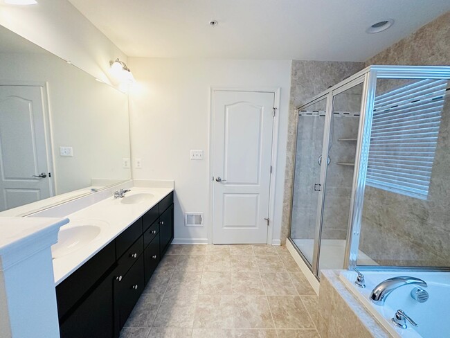 Building Photo - TOWNHOME AVAILABLE IN BALTIMORE CITY