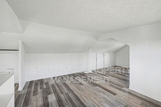 Building Photo - 2710 Hazel Ave